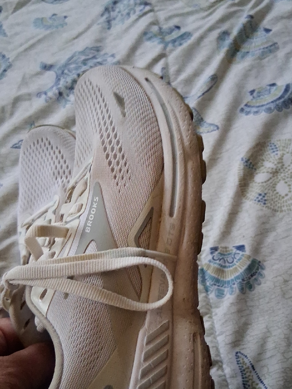 Brooks Women's Running Sneakers in Pale Pink and White - Picture 6 of 8
